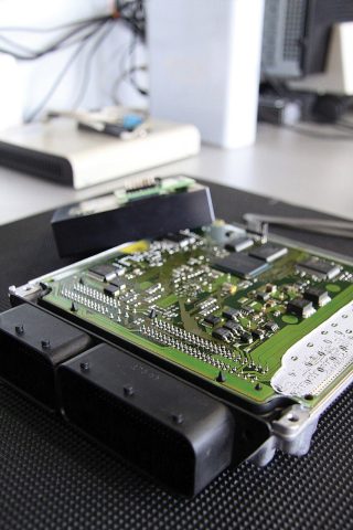 汽车电气控制单元 