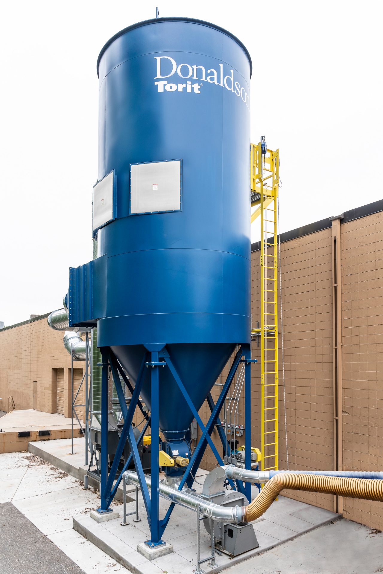 应用于 Process Displays 的唐纳森 RP 袋式除尘器